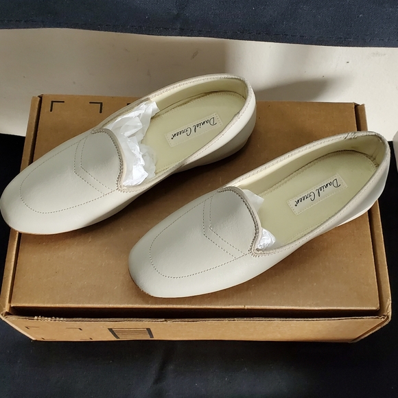 DANIEL GREEN Women's Meg Slipper Size 6.5, Bone - Picture 4 of 9